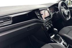 VOLKSWAGEN T-ROC Photo 2