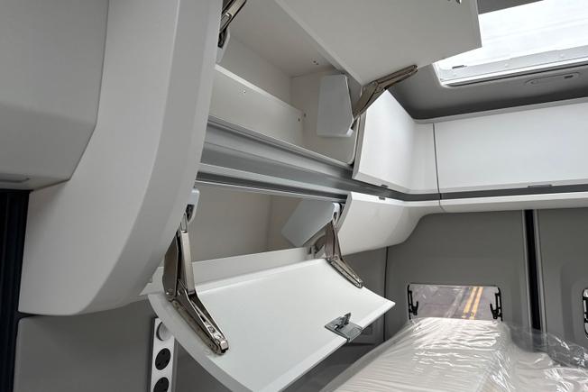 VOLKSWAGEN Grand California Photo 40