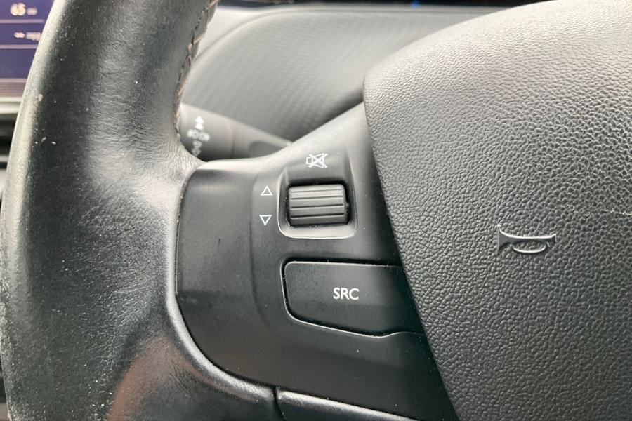 Peugeot 2008 Photo autoimg-f8802419f7efc62069b646edec2d1c28c45983c3.jpg