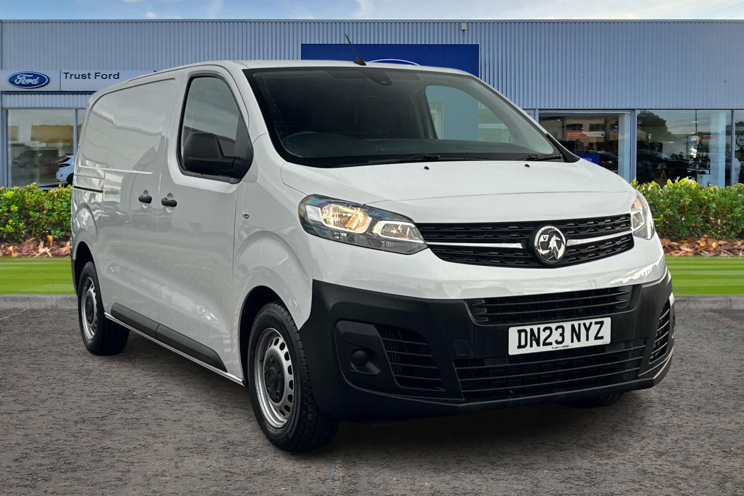 Vauxhall VIVARO Photo 0