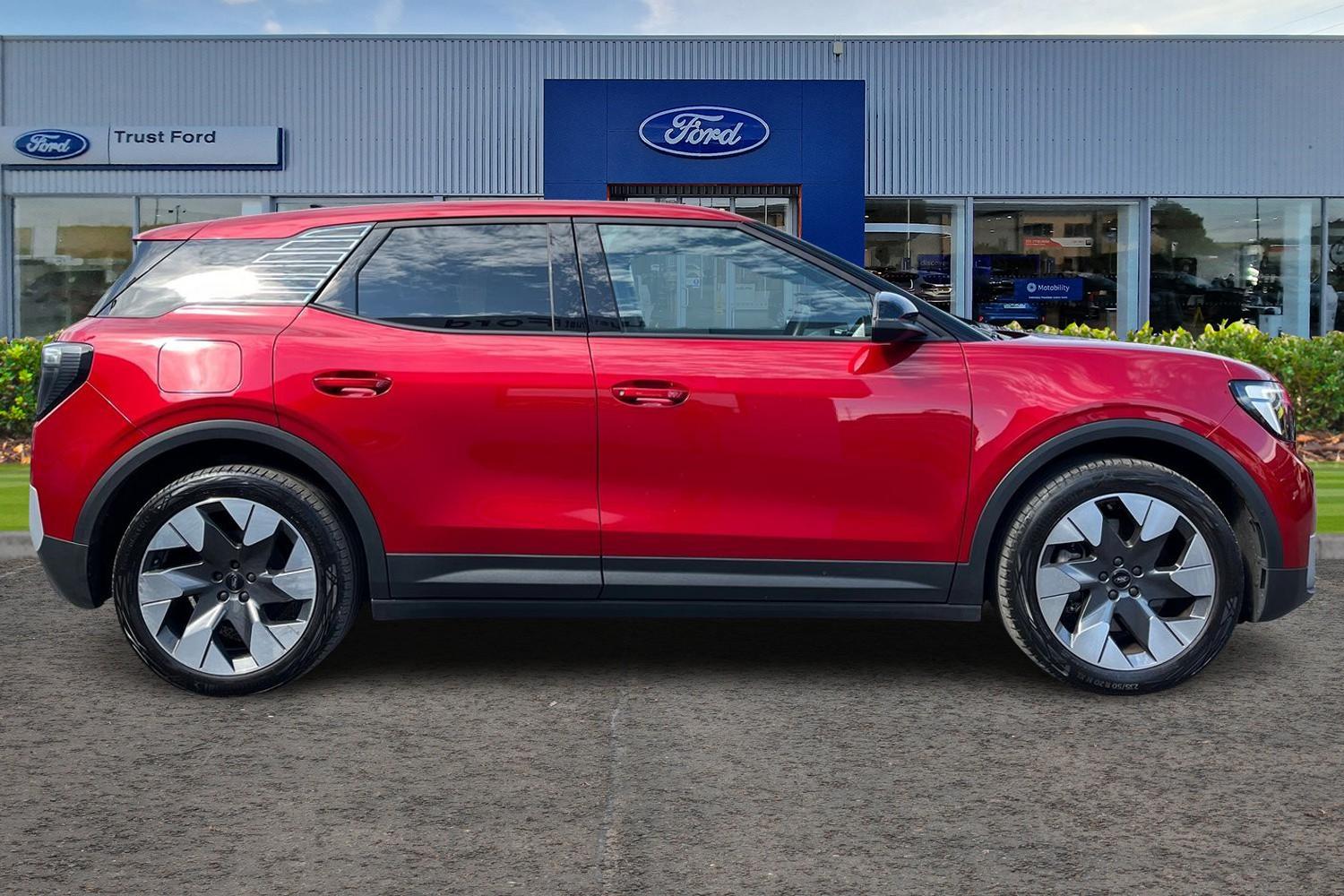 Ford Explorer Photo 2