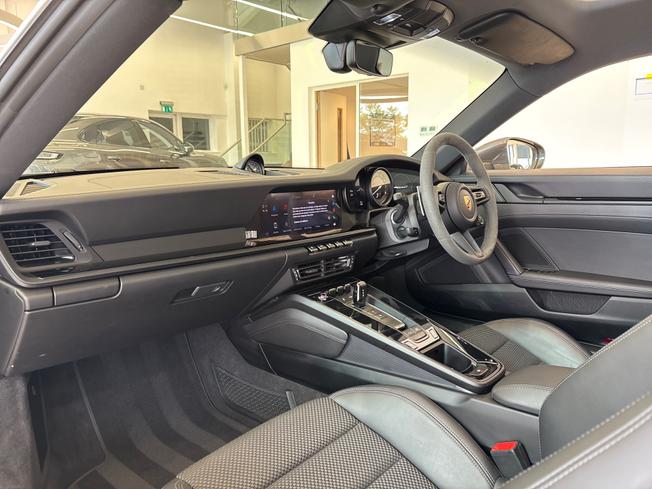 PORSCHE 911 Photo 13