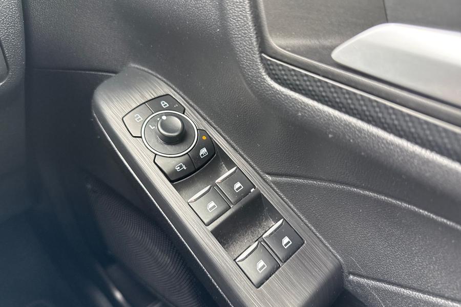 Ford KUGA Photo autoimg-f884da03bd38c0cf501d18414a30ceb2eefd9ed3.jpg
