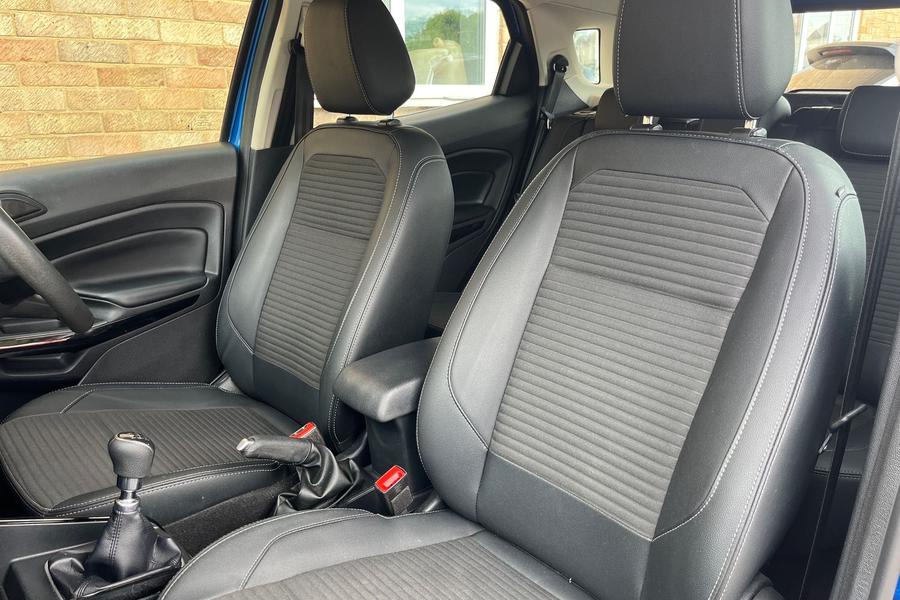 Ford EcoSport Photo autoimg-f884df9c46c4f2bfc2c333cd2ca3ac847108e92d.jpg