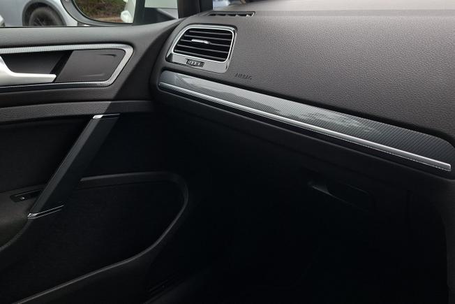 VOLKSWAGEN Golf Photo 28