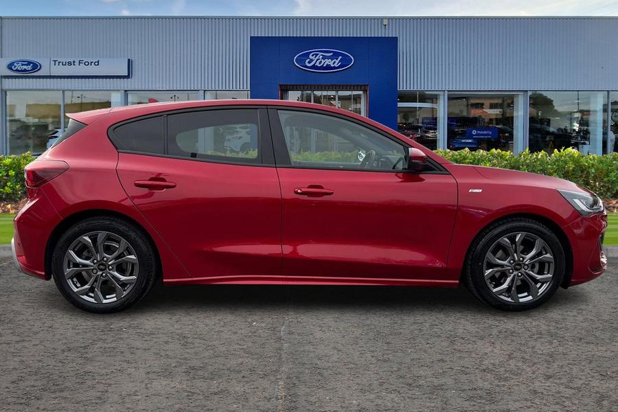 Ford FOCUS Photo autoimg-f888c402641b28e9f73a6ab5516ad15eb8a95290.jpg