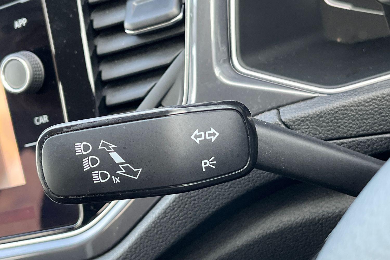 Volkswagen T-ROC Photo 13