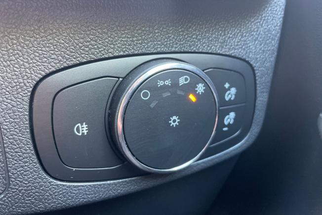 FORD Focus Photo 25