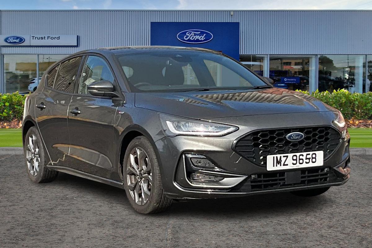 Ford Focus listing photo