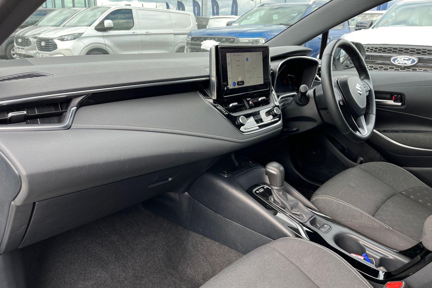 Suzuki Swace Photo 17