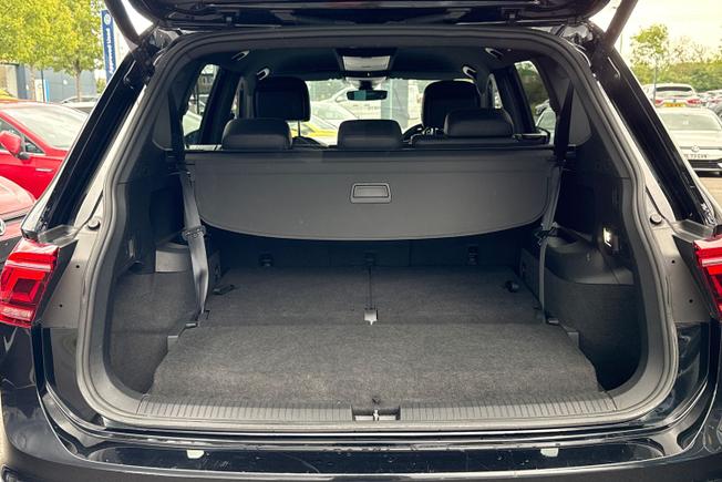 VOLKSWAGEN Tiguan Allspace Photo 12