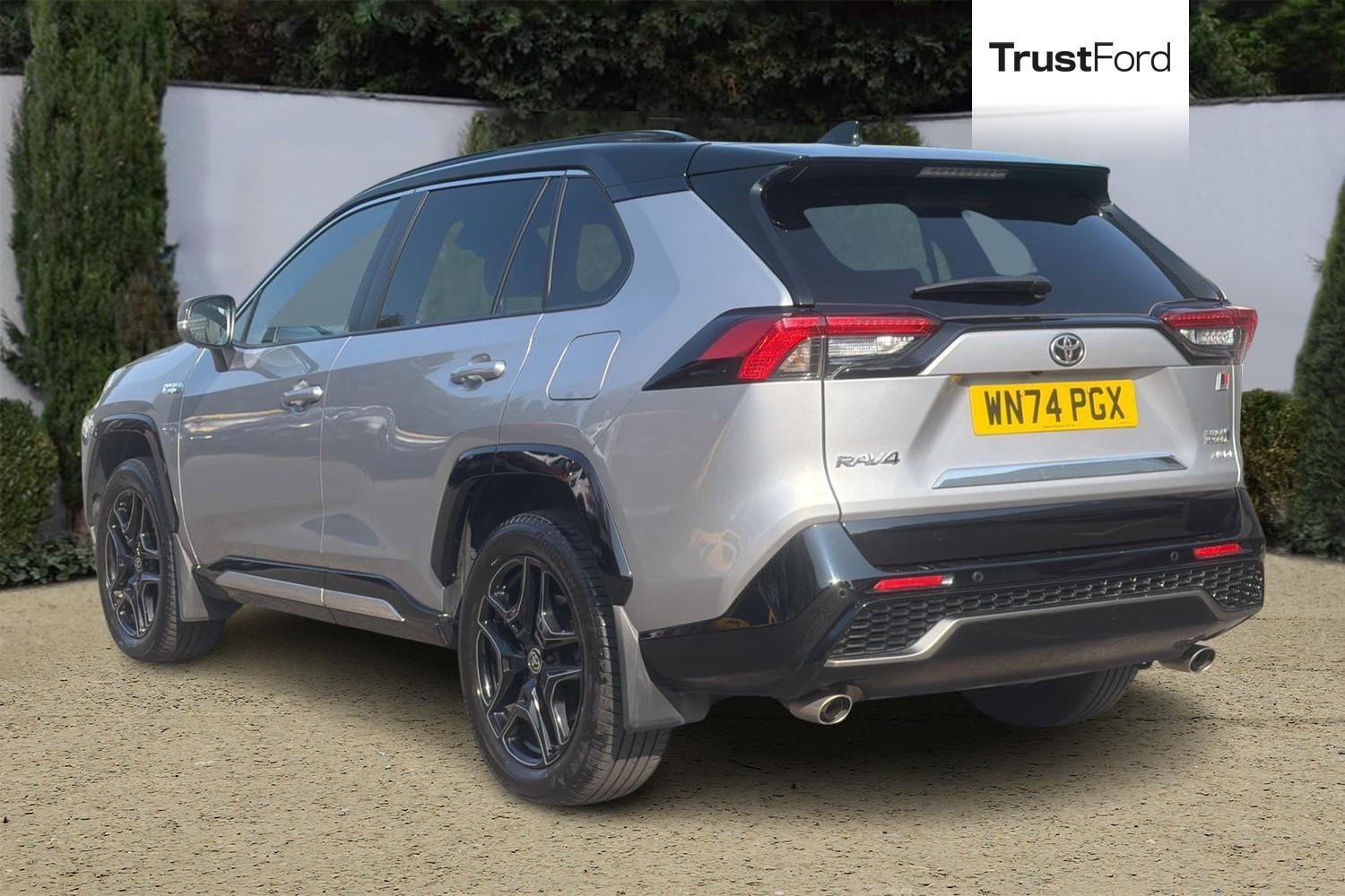 Toyota RAV4 Photo 1