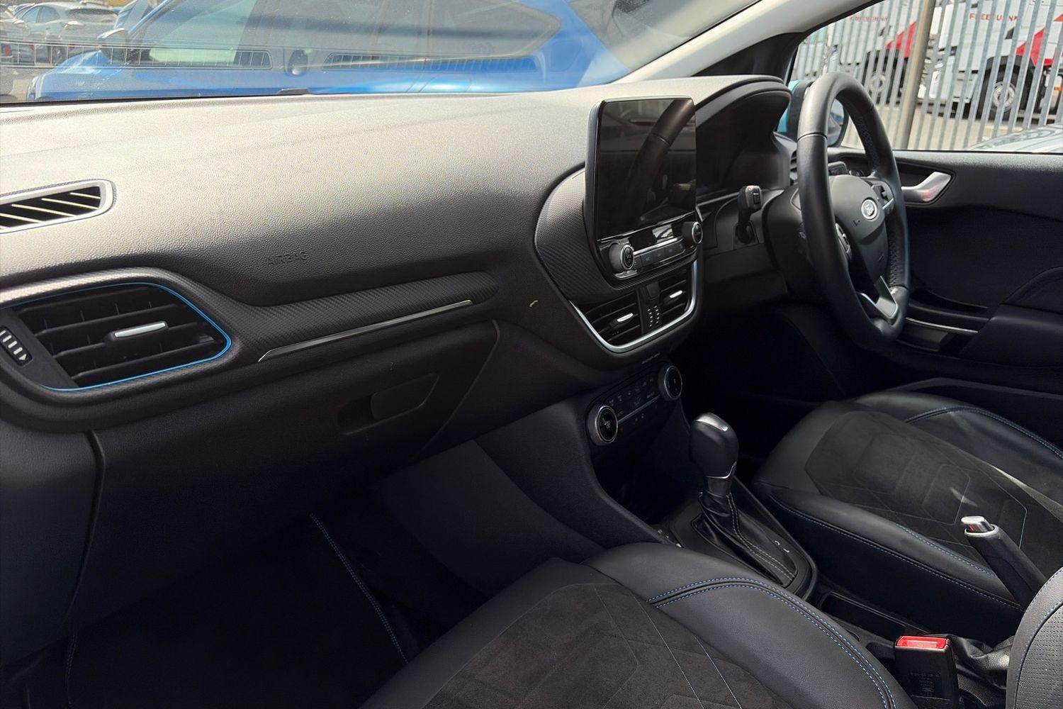 Ford FIESTA Photo 17