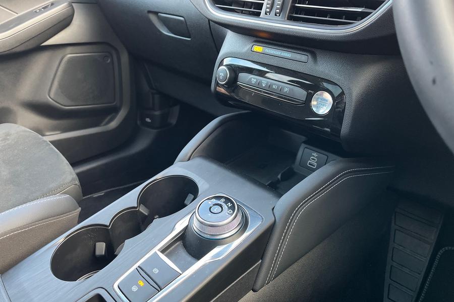 Ford KUGA Photo autoimg-f89a288bc68cbcba1eb3542482af08a3fb2e4438.jpg