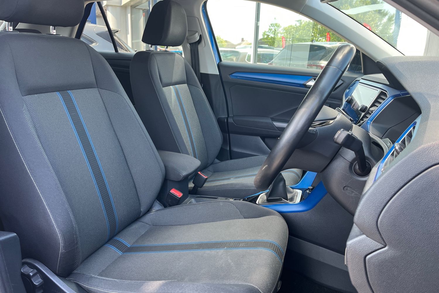 Volkswagen T-ROC Photo 16