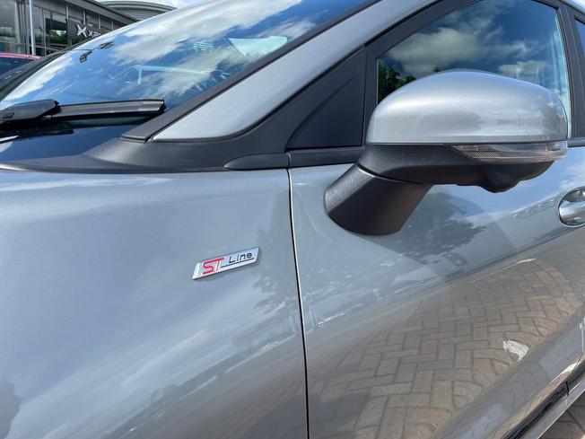 FORD Puma Photo 22