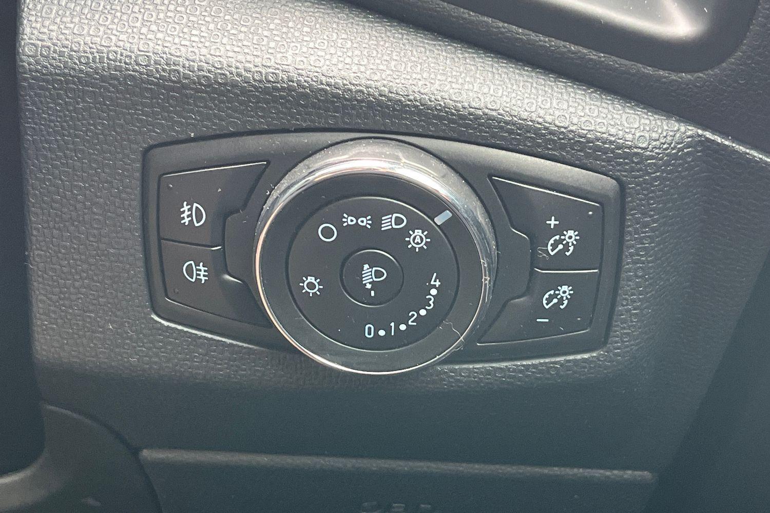 Ford EcoSport Photo 30
