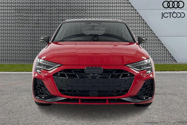 AUDI S3 Photo 8