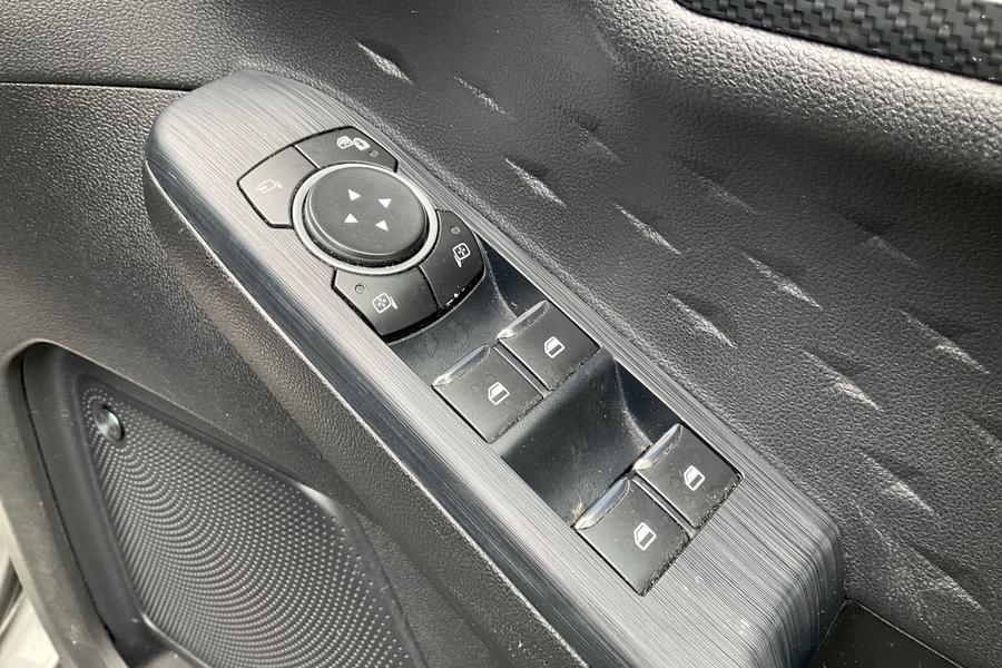 Ford KUGA Photo autoimg-f8b5bf7d7289520af66215ed257367a7efbd9096.jpg
