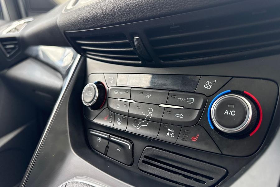 Ford KUGA Photo autoimg-f8b628b132ca199a9c5c78220bbb121f46f8c145.jpg