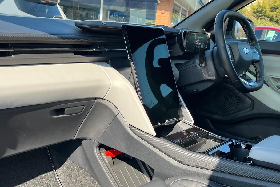 Used Ford EXPLORER 18