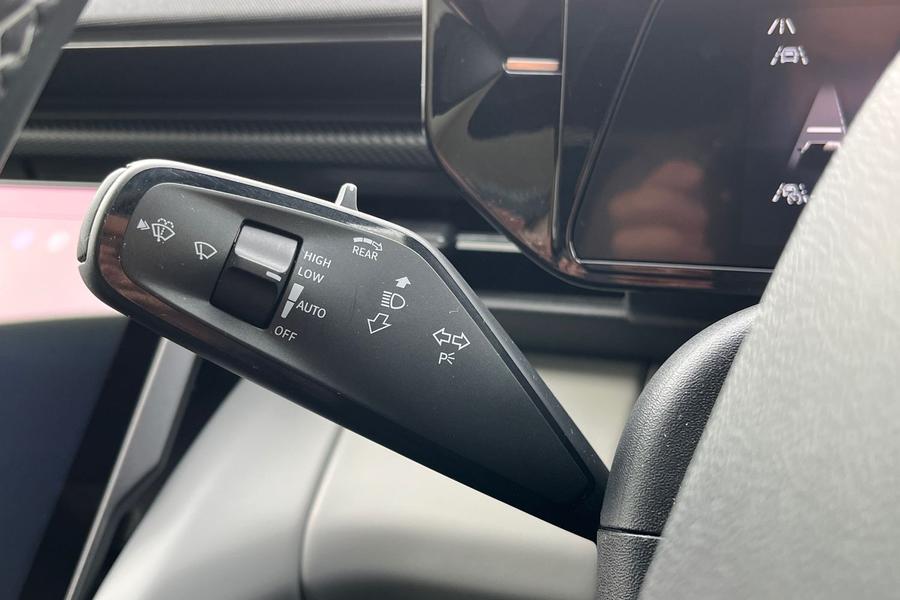 Ford Explorer Photo autoimg-f8b964f9de67a8e0a09b11fa75ddb784540f2954.jpg