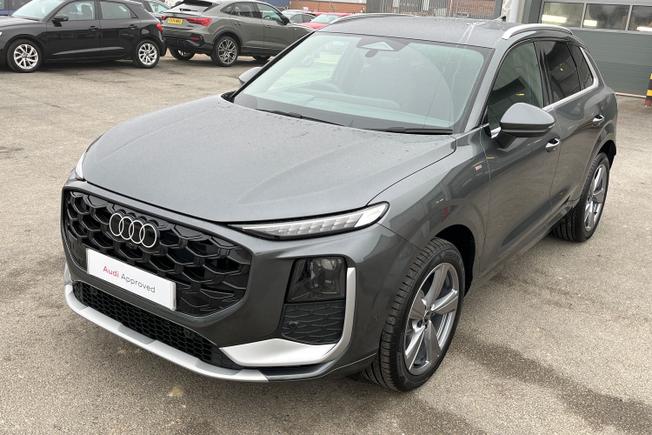 AUDI Q3 Photo 24
