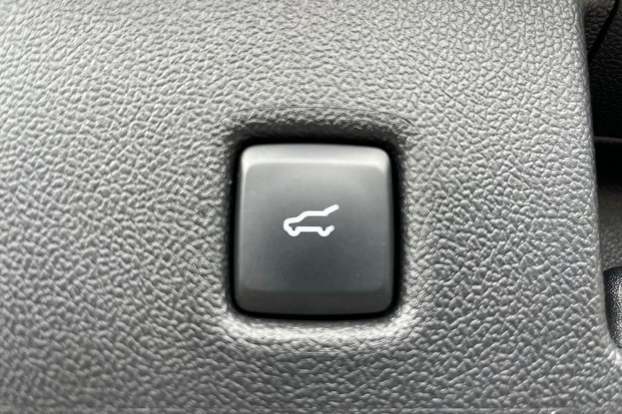 Ford Kuga Photo autoimg-f8c61ce191760873929ef141b4969db9c488d938.jpg