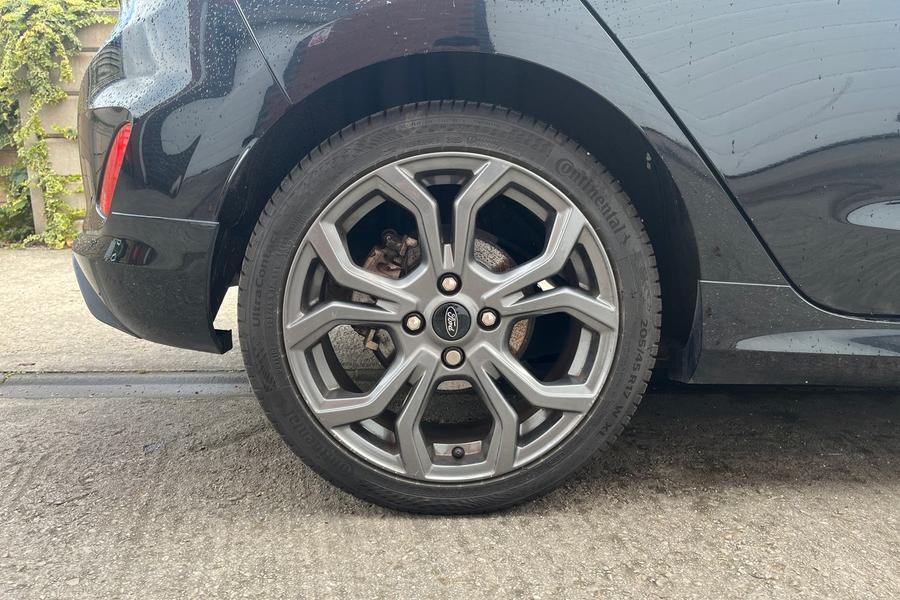Ford FIESTA Photo autoimg-f8c7ab64d21c969a8117bf52206a2ca8688fe564.jpg