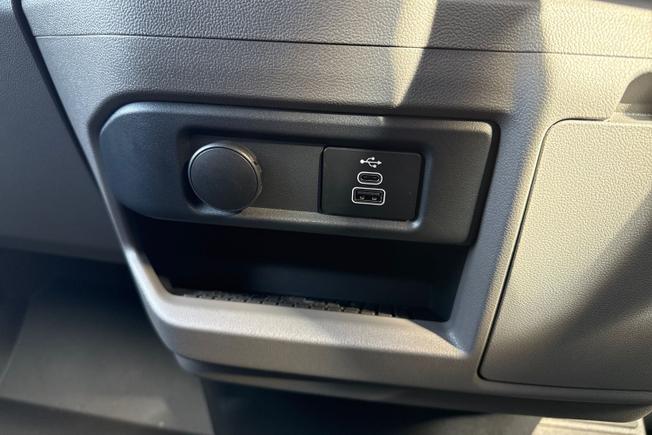VOLKSWAGEN Transporter Photo 44