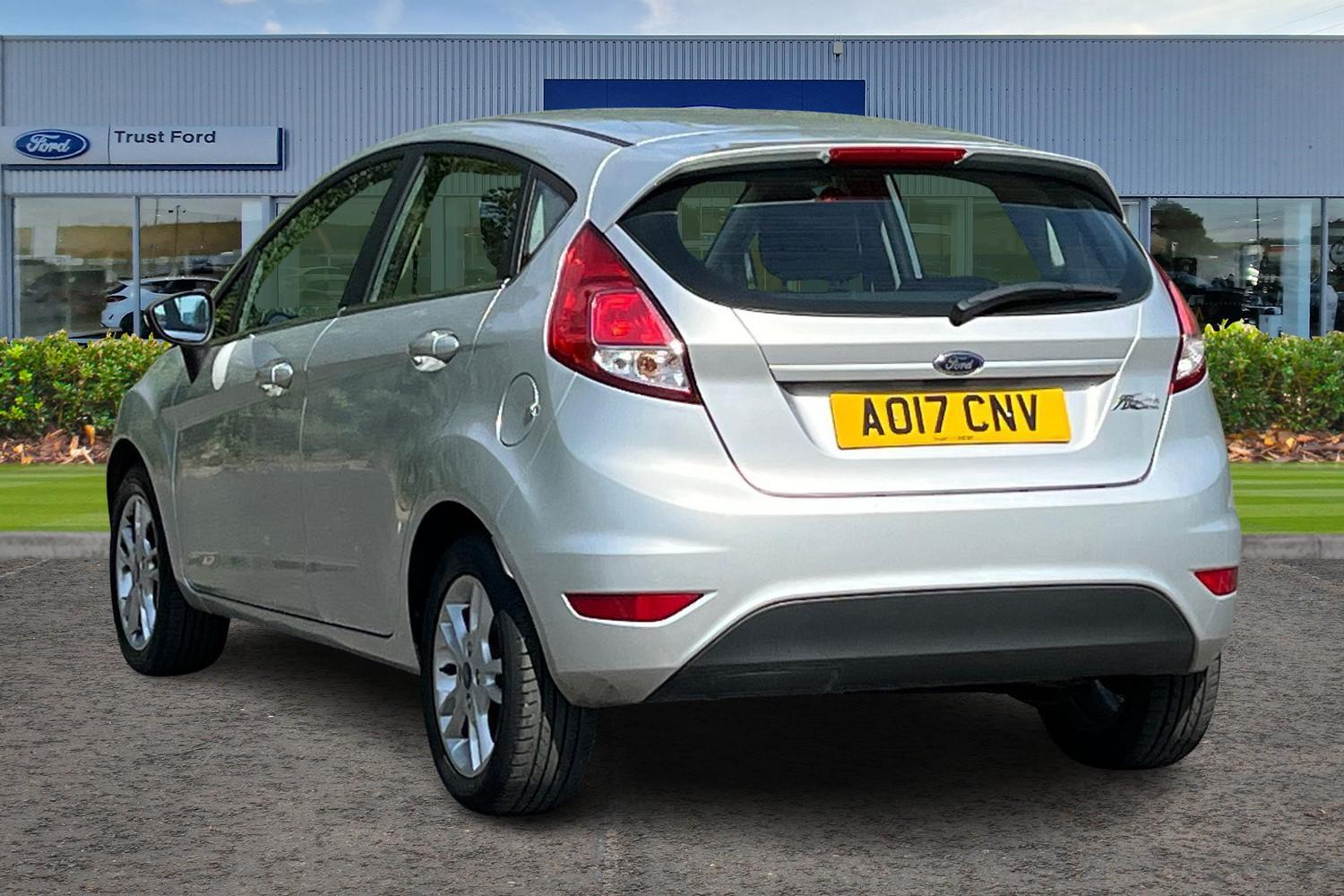 Ford FIESTA Photo 1