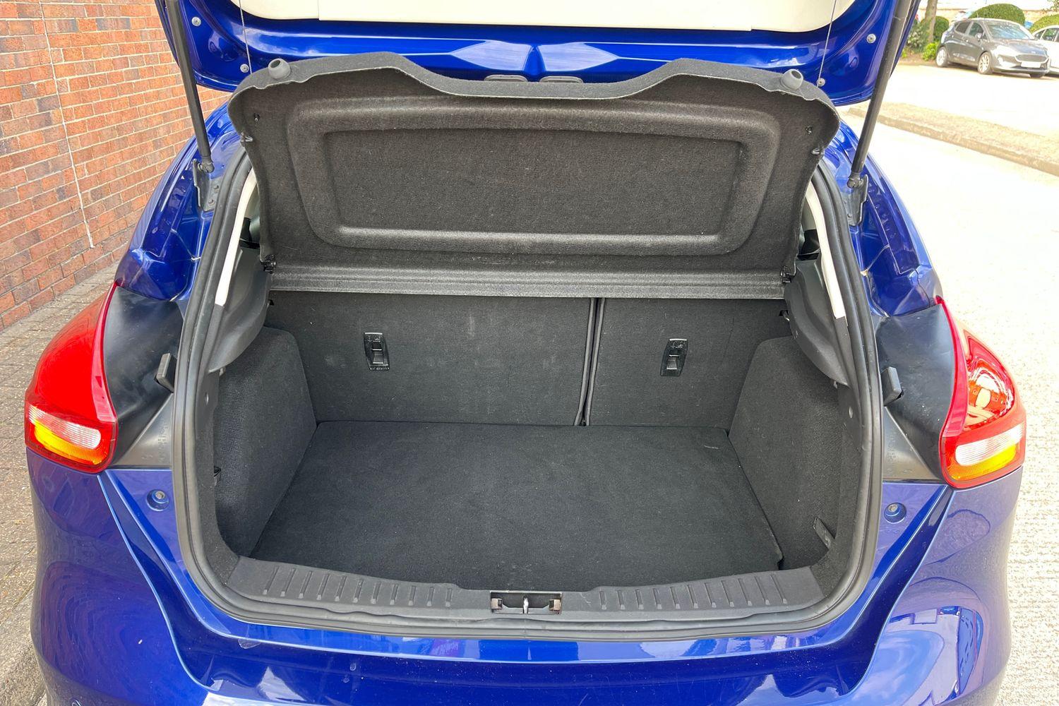 Ford Focus Photo 20