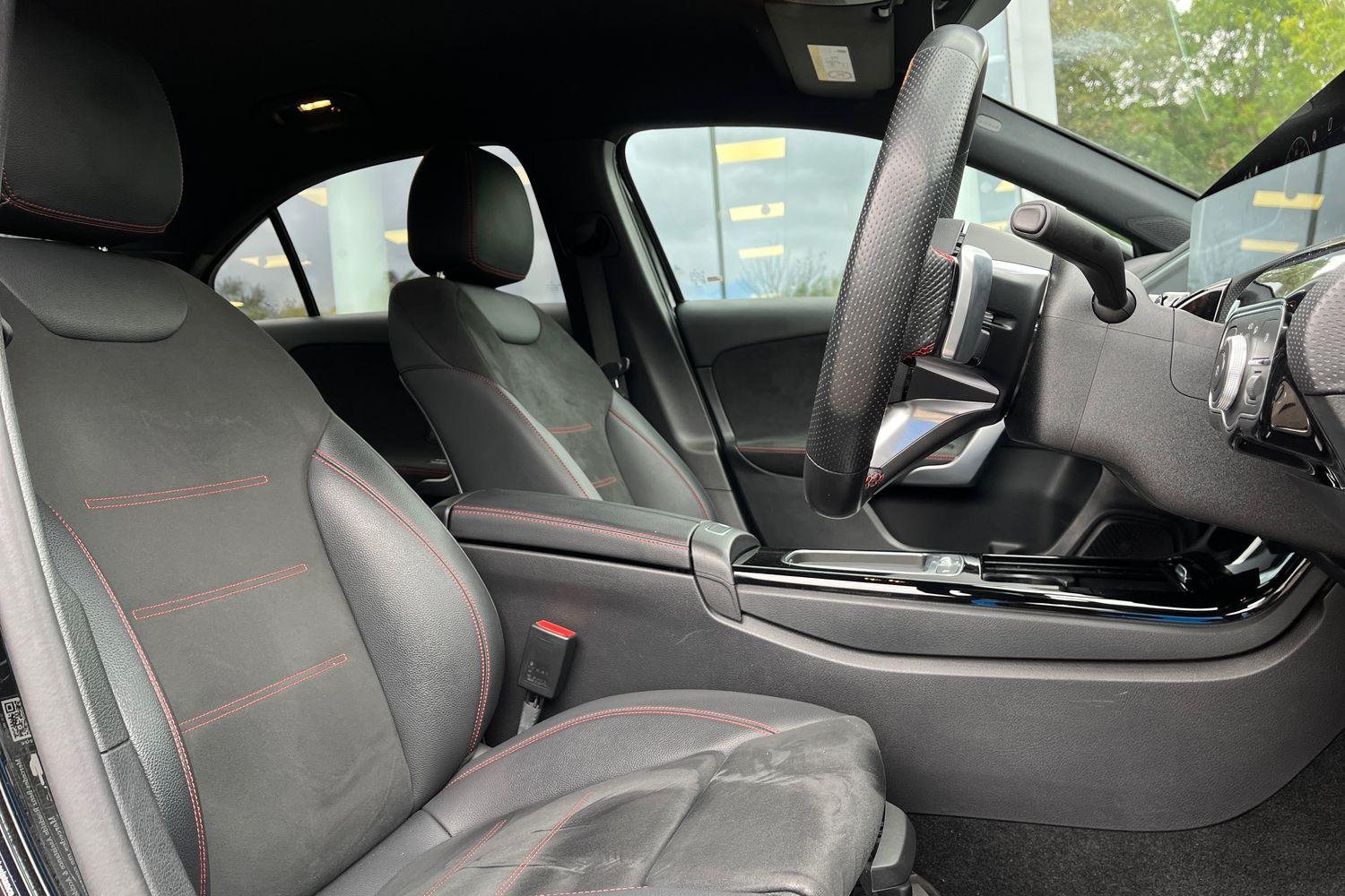 Mercedes-Benz A Class Photo 16