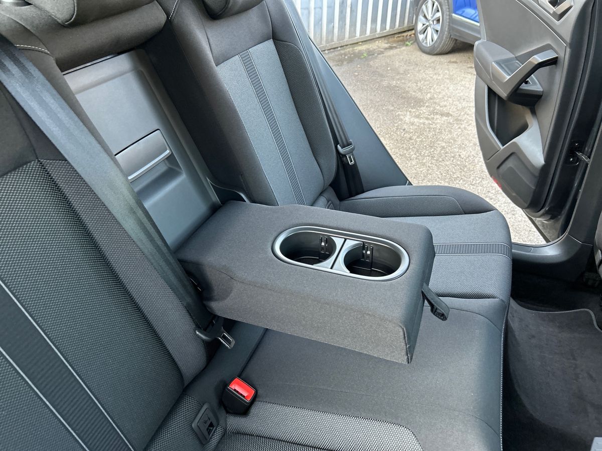 Volkswagen T-roc Photo autoimg-f8dbf31c483e603e4b902b2312ab96693a30a8f1.jpg
