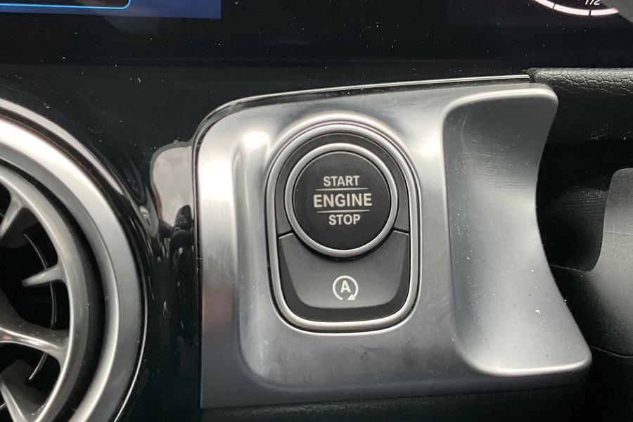 Mercedes-Benz GLB Photo autoimg-f8de28f9f2718322080a1f84e78980b6c3f43889.jpg
