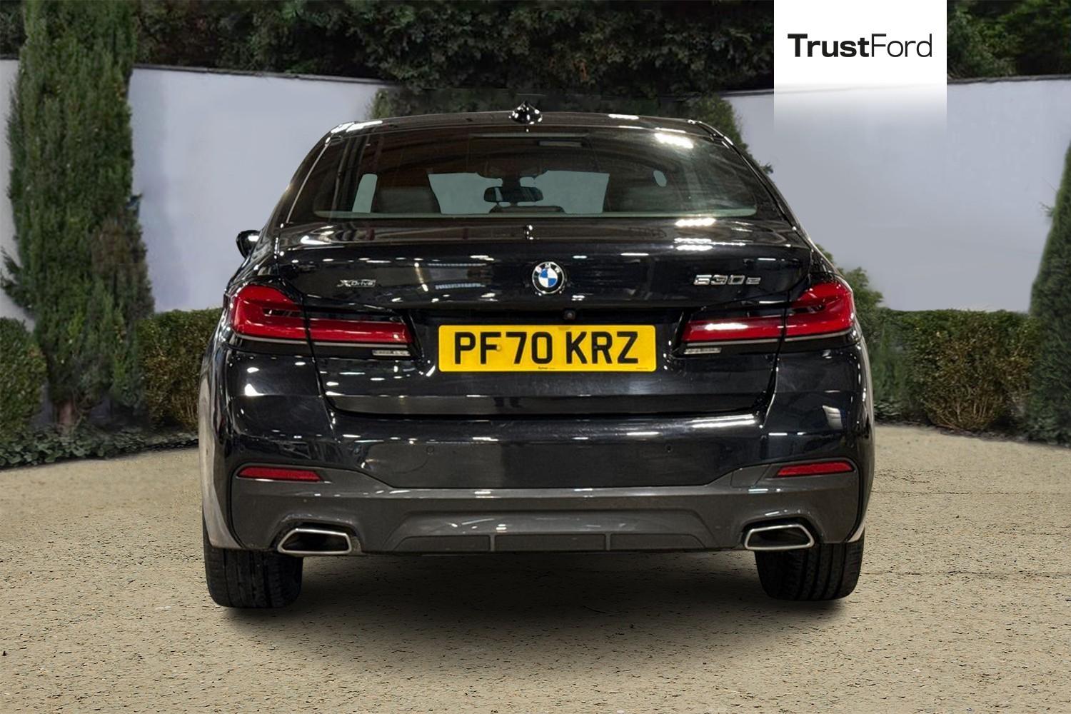 BMW 5 Series Photo 6