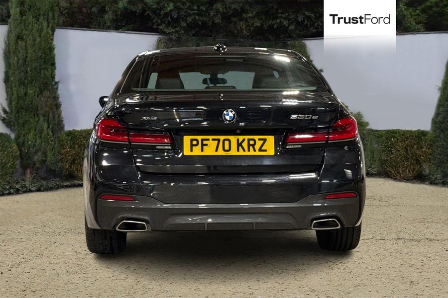 BMW 5 Series Photo autoimg-f8e134f92c9009cb28d1132ffa7299063d37f455.jpg