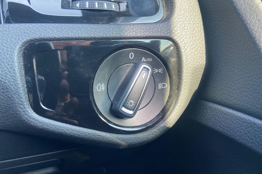 Volkswagen GOLF Photo autoimg-f8e202bc243d7a67a001f478b0d6ff328fc21d91.jpg