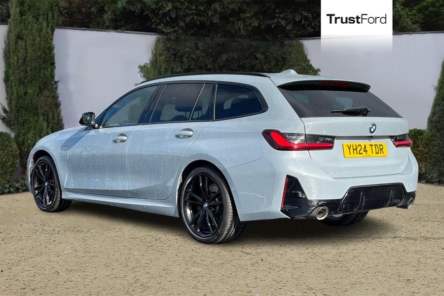 BMW 3 Series Photo autoimg-f8ea79fd75d9cb7726a2860a8ae1c568fec5ba34.jpg