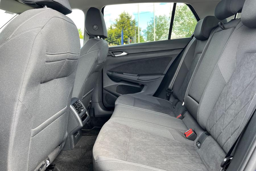Volkswagen GOLF Photo autoimg-f8ec225284c6e5169613e851e101912848da940d.jpg
