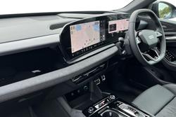 Audi  Q6 SUV Photo 2
