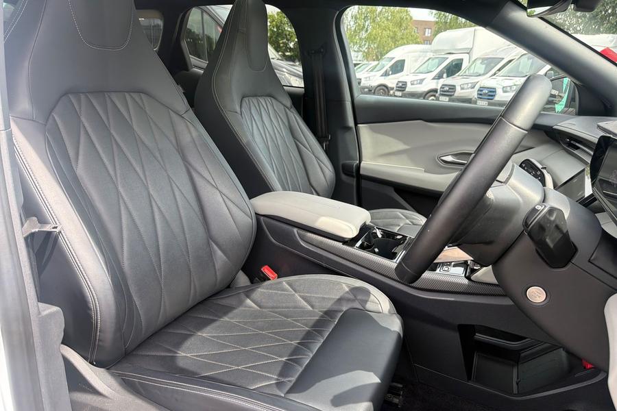 Ford Explorer Photo autoimg-f8ef4b876b55db632f0d34c6e88c8093202111a4.jpg