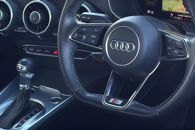 AUDI TT Photo 38