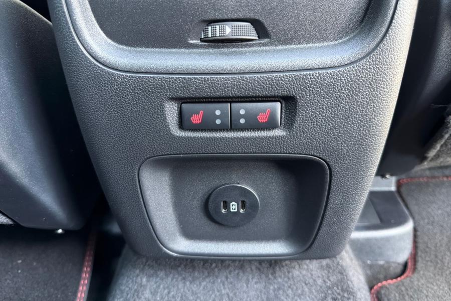 Ford Kuga Photo autoimg-f8f13c4b4d1e33613f8bcc7c637abd19be3d191e.jpg