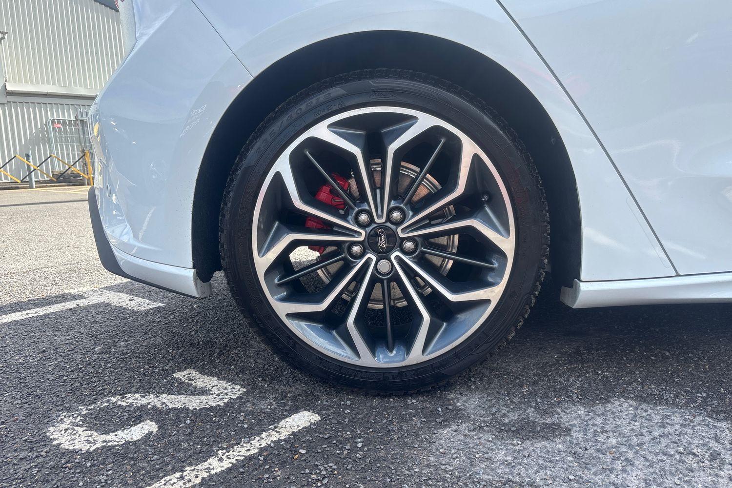 Ford Focus Photo 7