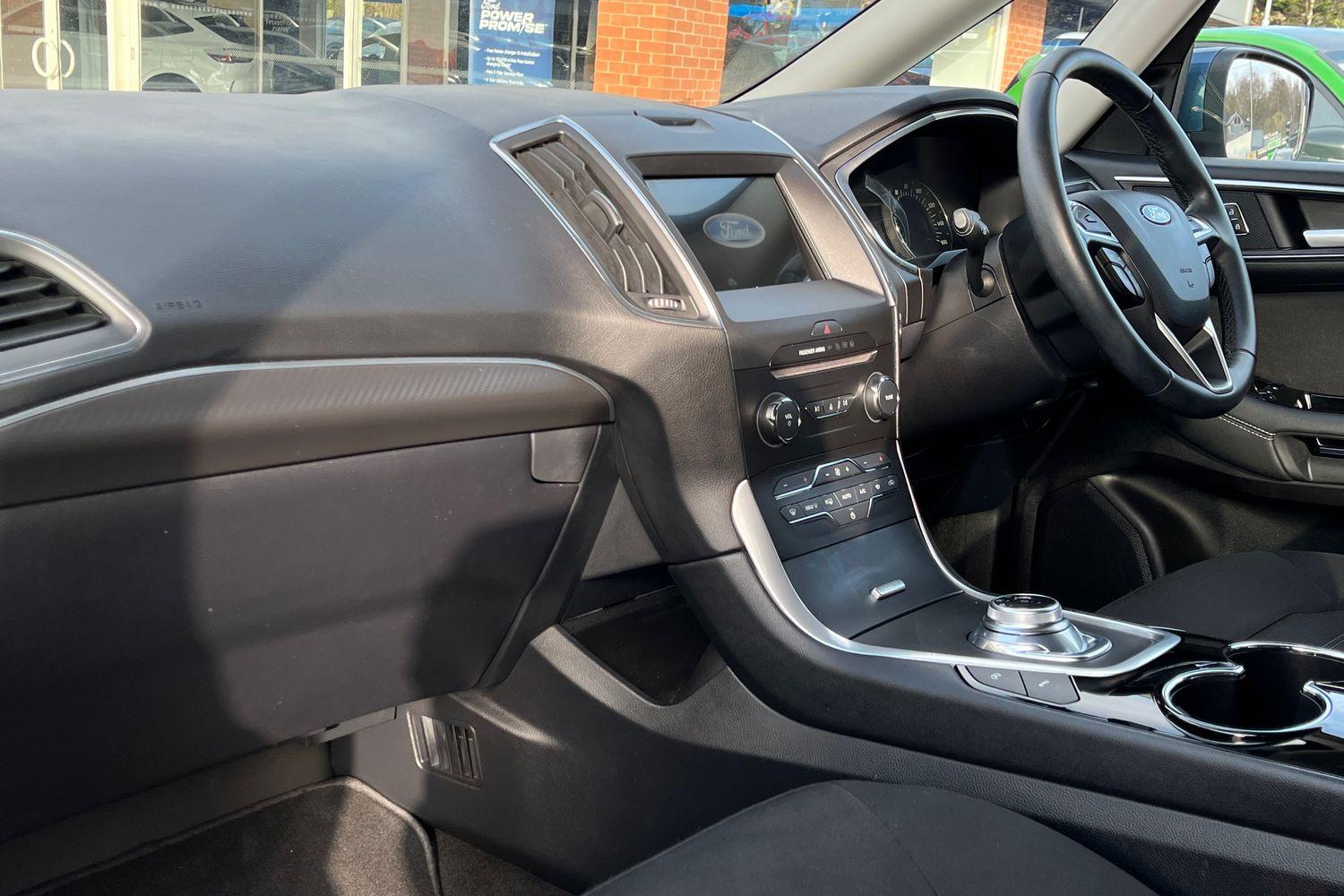 Ford GALAXY Photo 17