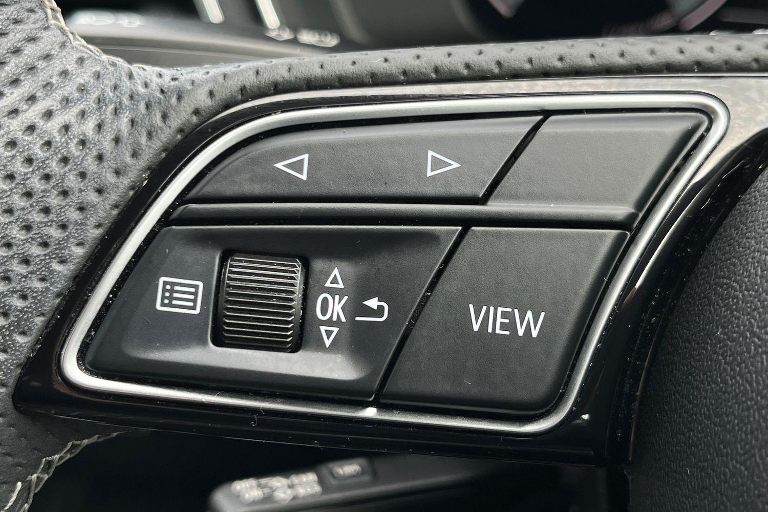 Audi A4 Photo 24