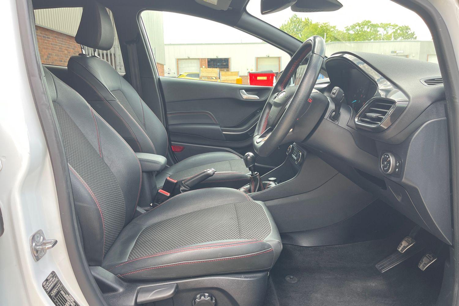 Ford Fiesta Photo 27