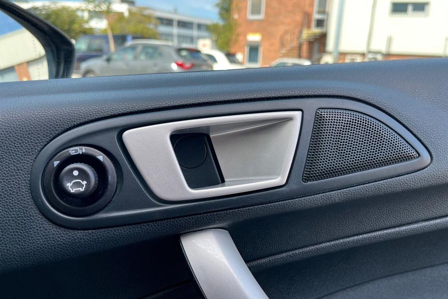 Ford Fiesta Photo autoimg-f8fe282b01cacb818cbf0d7bde88321a6f72db63.jpg