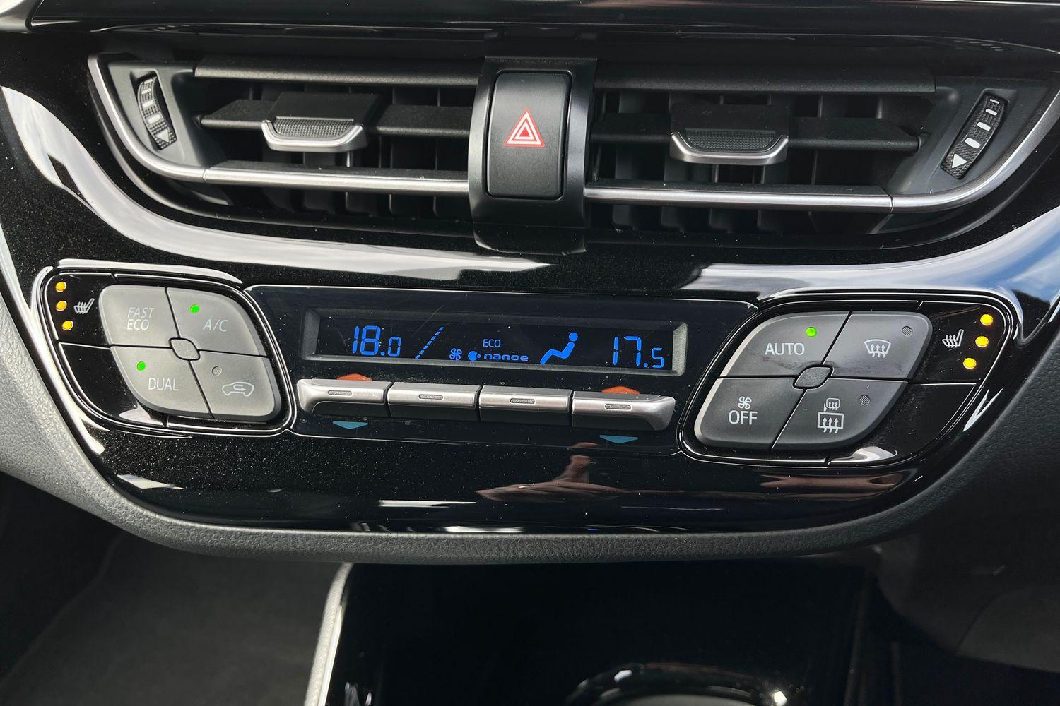 Toyota C-HR Photo 28
